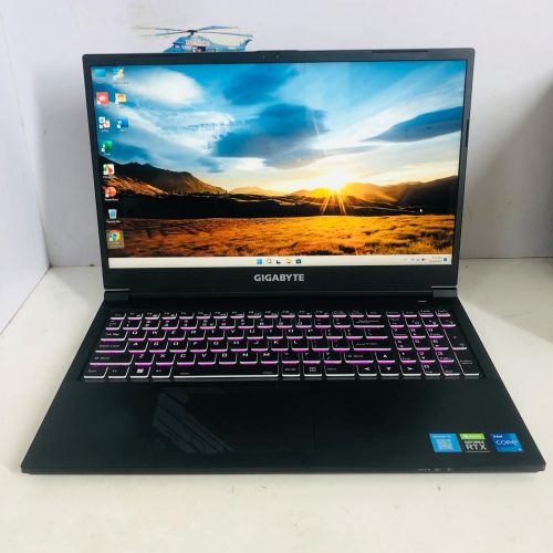 Gaming Gigabyte G5 GE-51VN263SH Intel Core i5-12500H