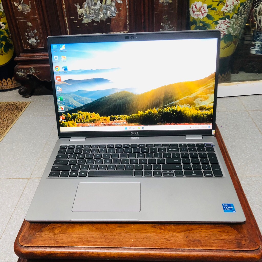 Dell Latitude 5520 Intel Core i7 1185G7 